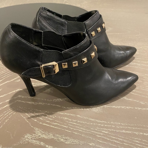 Guess Gold Stud Booties - Picture 3 of 5